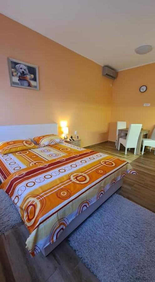 Ales Apartman Sombor Luaran gambar
