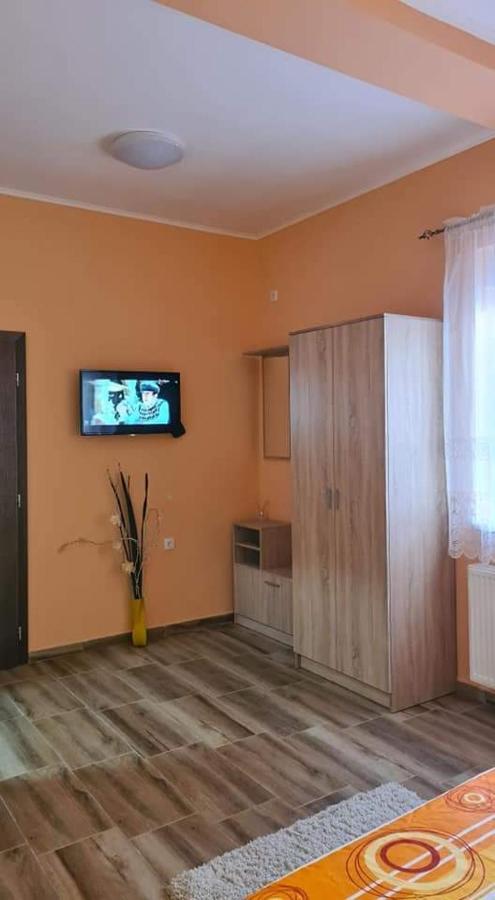 Ales Apartman Sombor Luaran gambar