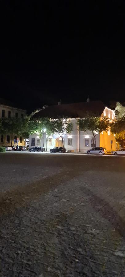 Ales Apartman Sombor Luaran gambar
